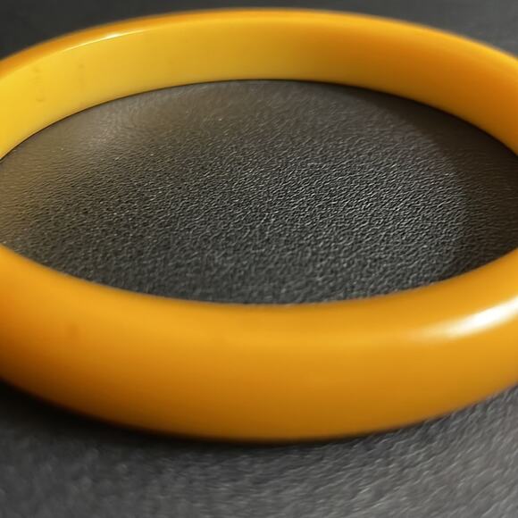 Vintage Butterscotch Bakelite Bangle Bracelet Authentic Tested Retro - Picture 5 of 5